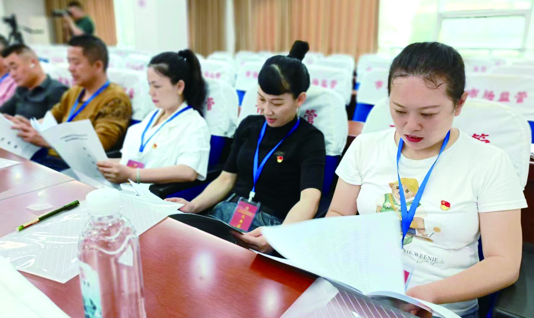 集團公司黨委開展創(chuàng)先爭優(yōu)活動 推薦評選先進基層黨組織、優(yōu)秀黨務(wù)工作者和優(yōu)秀共產(chǎn)黨員 （李高雄報道） 